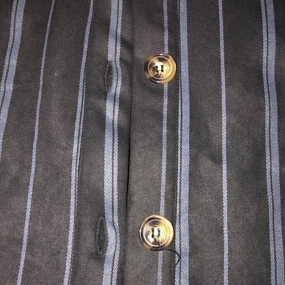 NWT beautiful button skirt - Picture 7 of 8